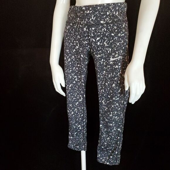 Nike Power Essential Black & Gray Cropped Running Leggings (S) - Picture 4 of 8